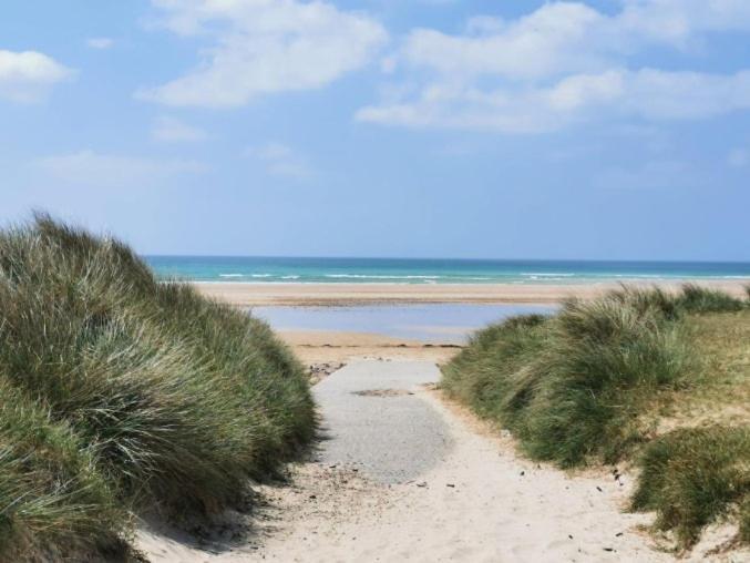 Camping Les Ronds Duval Face Aux Iles Anglo-Normandes Les Moitiers-d'Allonne Esterno foto